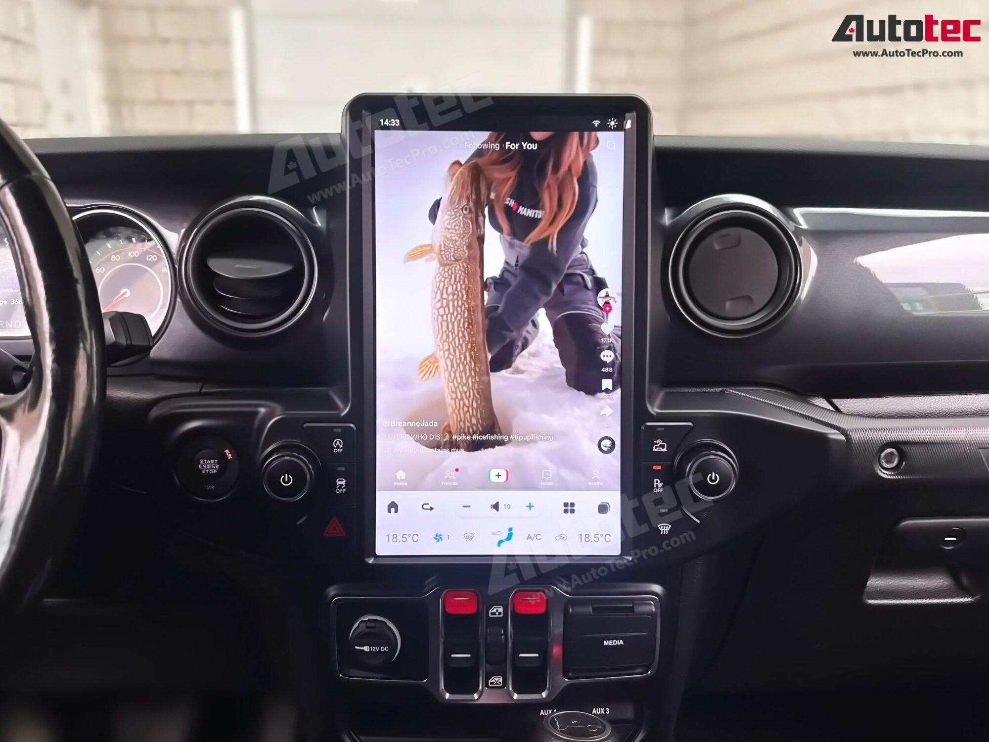 Jeep Wrangler (2018 – 2023) 13.6″ IPS HD Touch-Screen Navigation & Infotainment System | Android 13 | GPS | BT | Wifi | CarPlay