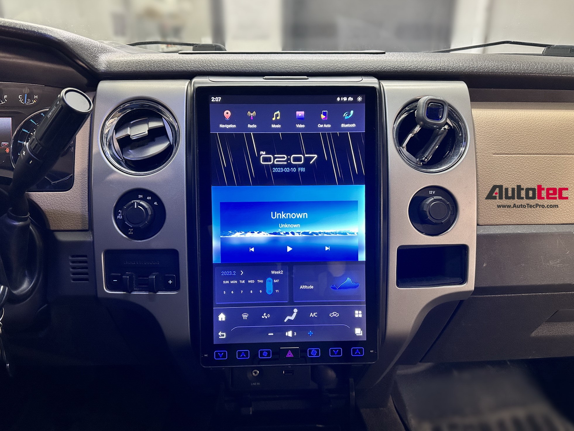 Ford F150 (2013 – 2014) 14.4″ IPS QHD 2K Touch-Screen Android Navigation System | Android 13 | GPS | BT | Wifi | CarPlay | SYNC | 4G LTE