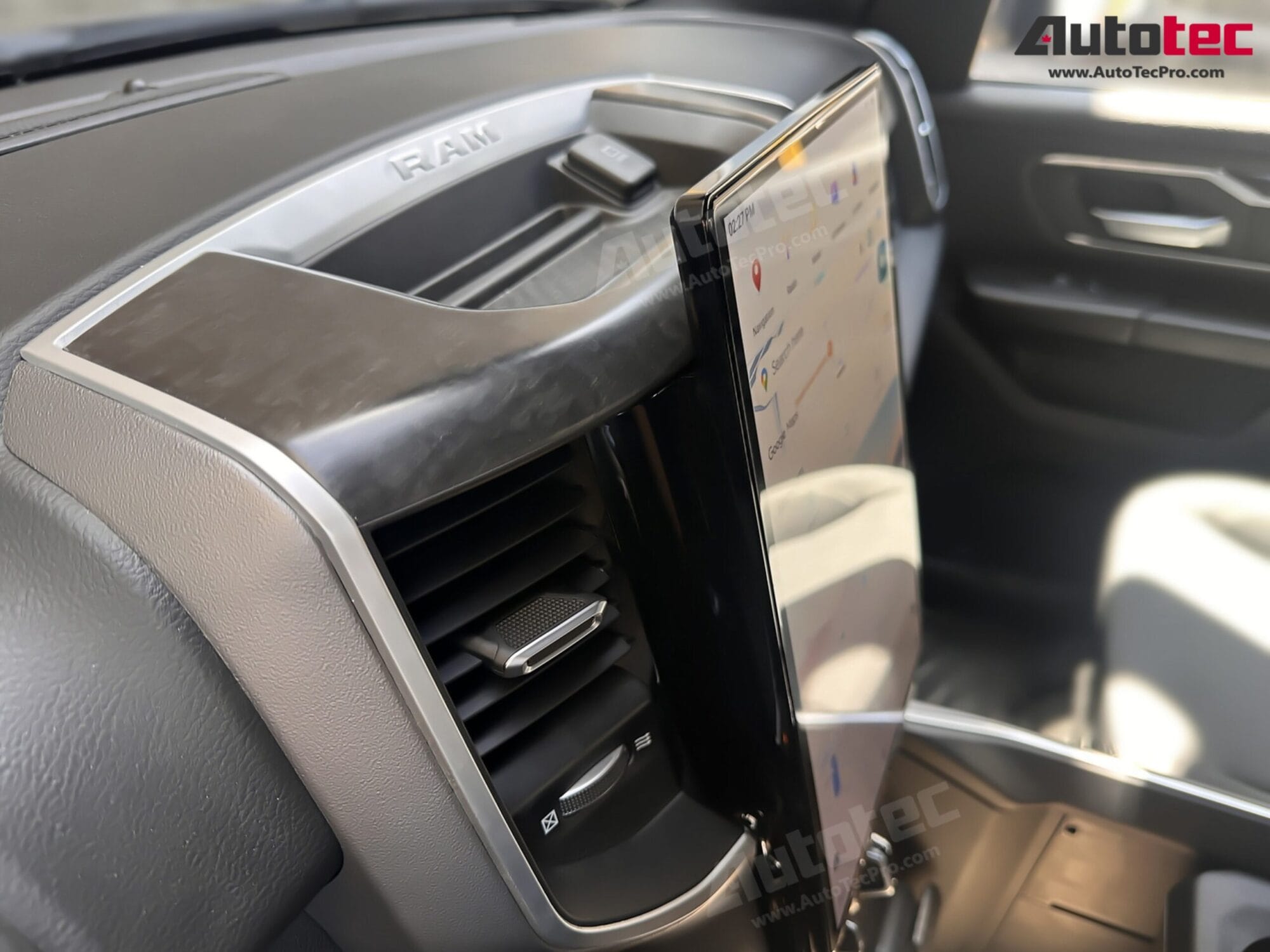 Dodge RAM (2019 – 2024) 14.4″ IPS QHD 2K Touch-Screen Android Navigation System | Android 13 | GPS | BT | Wifi | CarPlay | Android Auto | 4G LTE