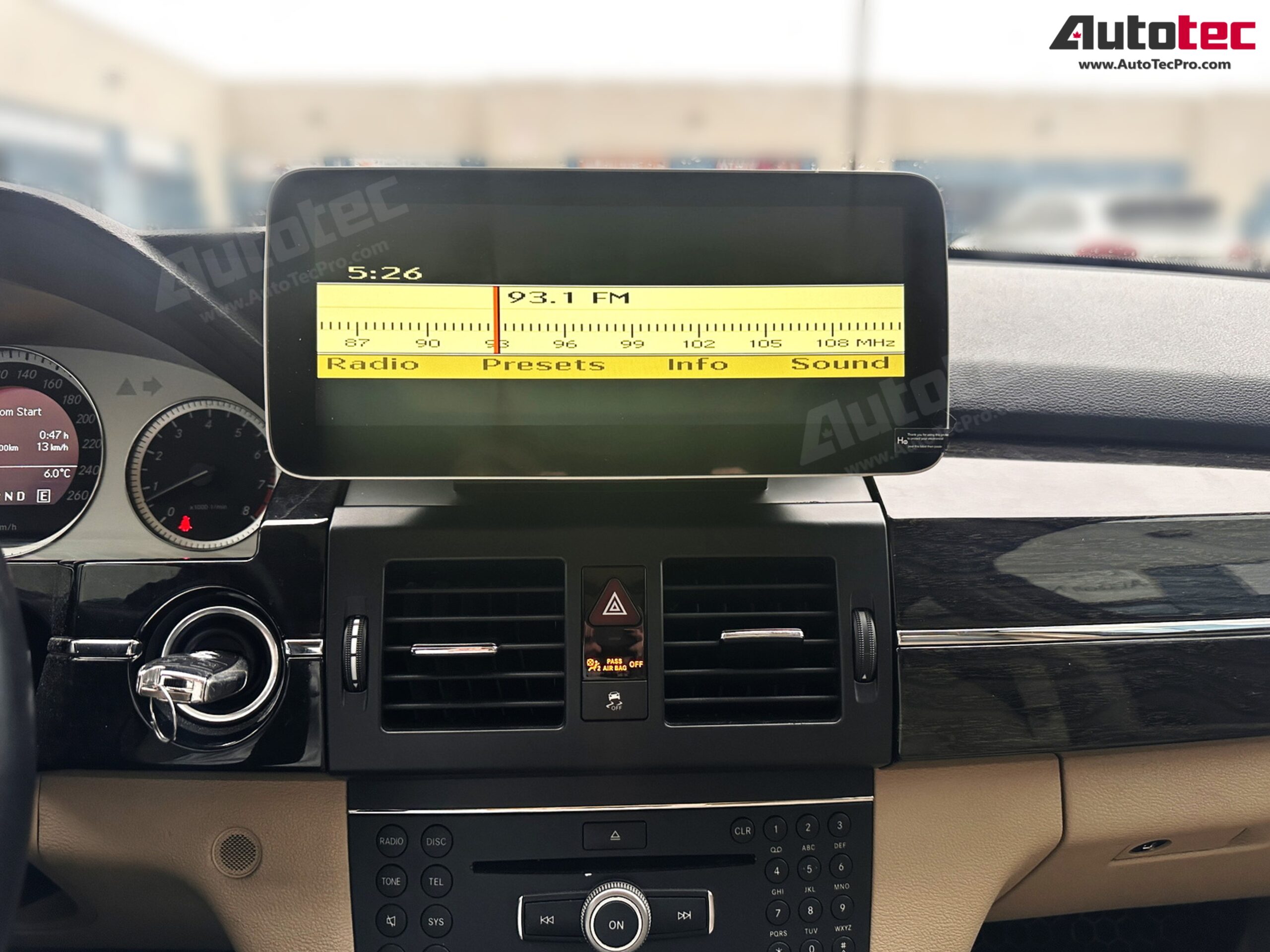 Mercedes-Benz GLK (2008-2012 | X204) Direct-Fit 10.25″ / 12.3″ HD IPS Touch-Screen Android Navigation | Android 14 | BT | CarPlay | Camera