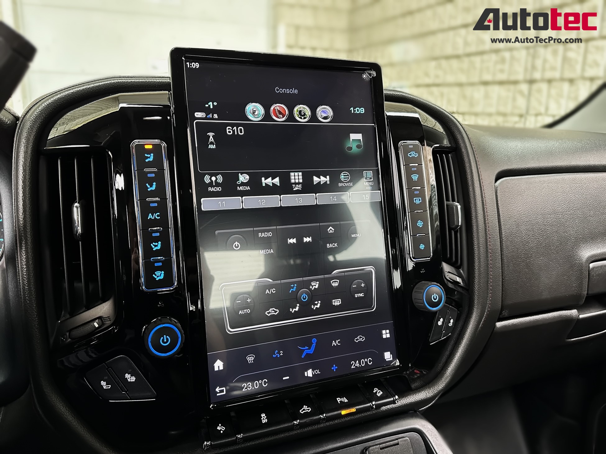 Chevrolet Silverado / GMC Sierra (2014 – 2019) 15.6″ IPS QHD 2K Touch-Screen Navigation & Infotainment System | Android 13 | GPS | BT | Wifi | CarPlay | Onstar | DSP | 4G LTE
