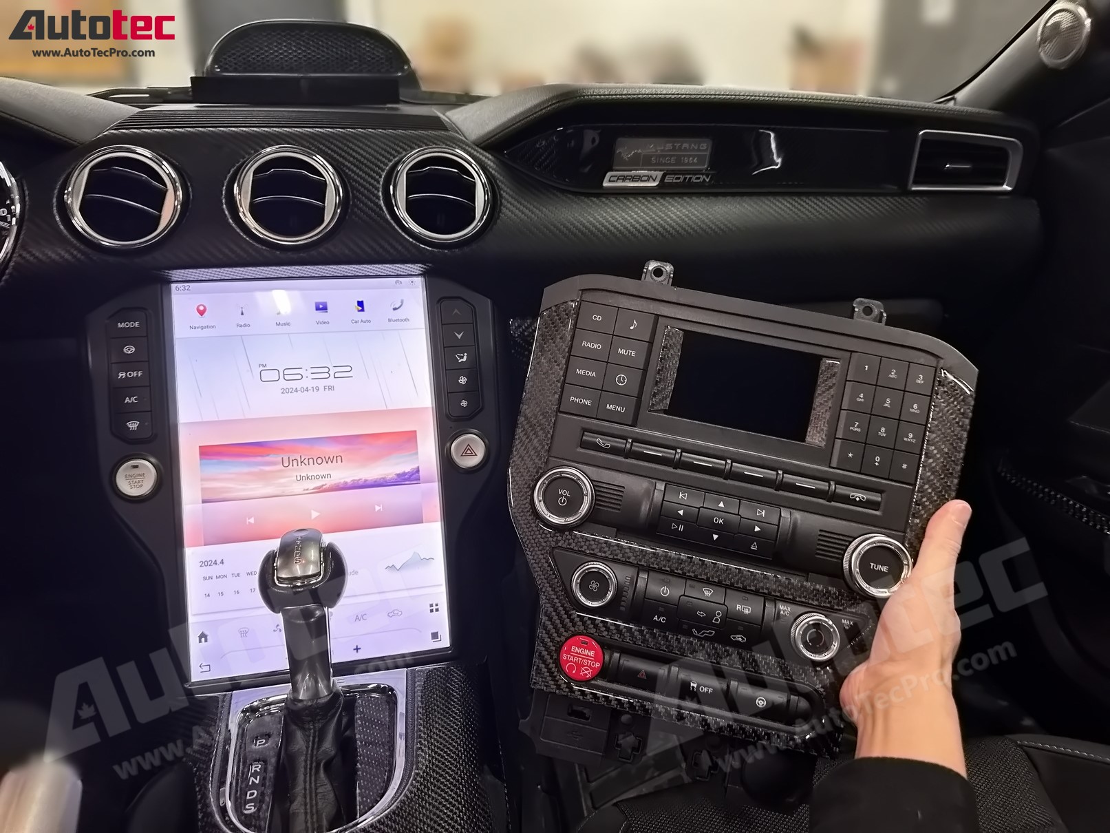 [Android 11] Ford Mustang (2015 – 2023) 14.4″ IPS QHD 2K Touch-Screen Android Navigation System