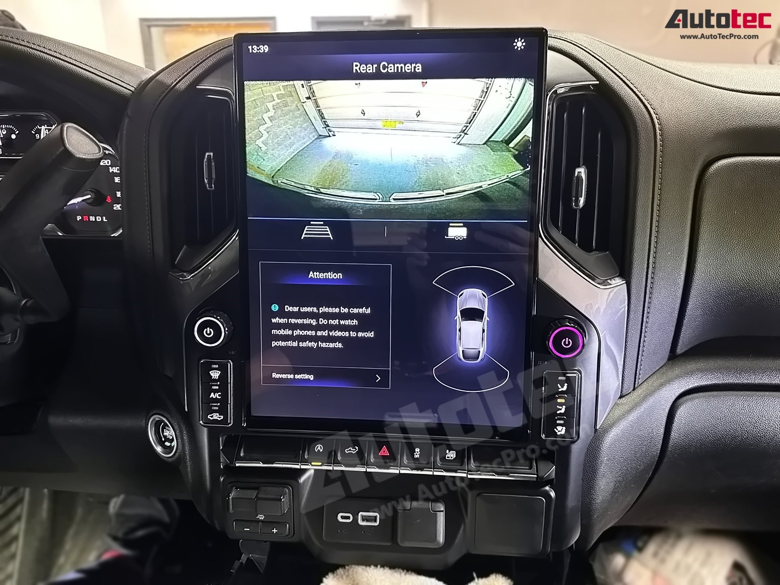 Chevrolet Silverado / GMC Sierra (2019 – 2026) 17.2″ IPS HD Touch-Screen Navigation & Infotainment System | Android 14 | GPS | BT | Wifi | CarPlay | Onstar | 4G LTE